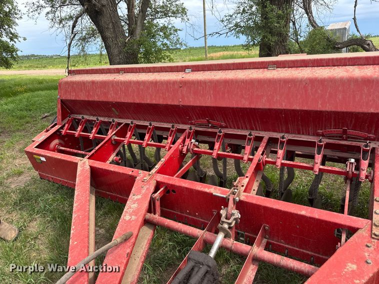 image for item NJ9074 International 5100 Drill grain drill