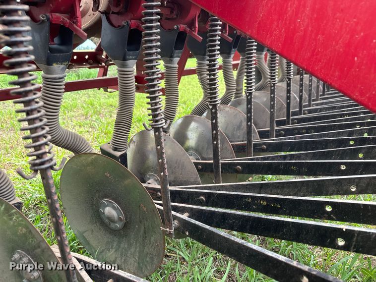 image for item NJ9074 International 5100 Drill grain drill