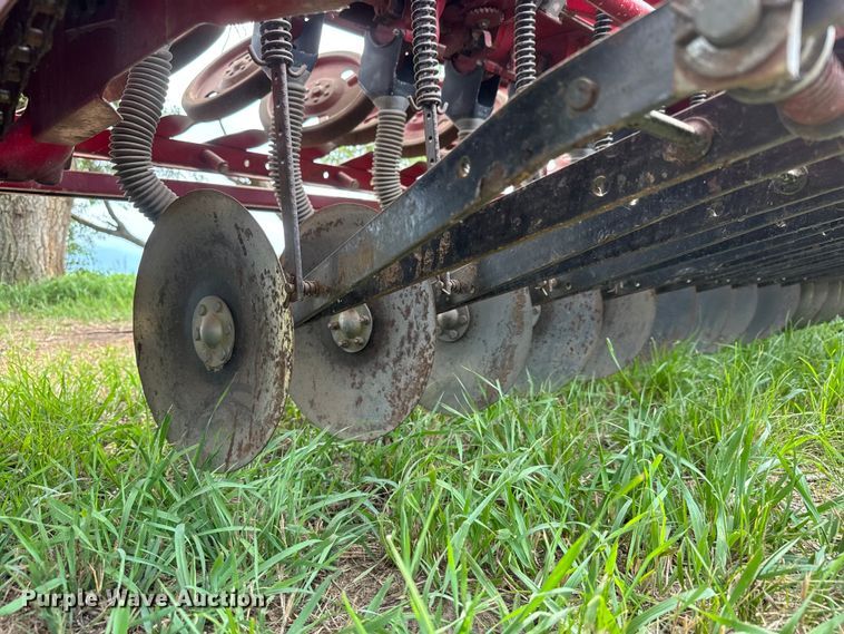 image for item NJ9074 International 5100 Drill grain drill