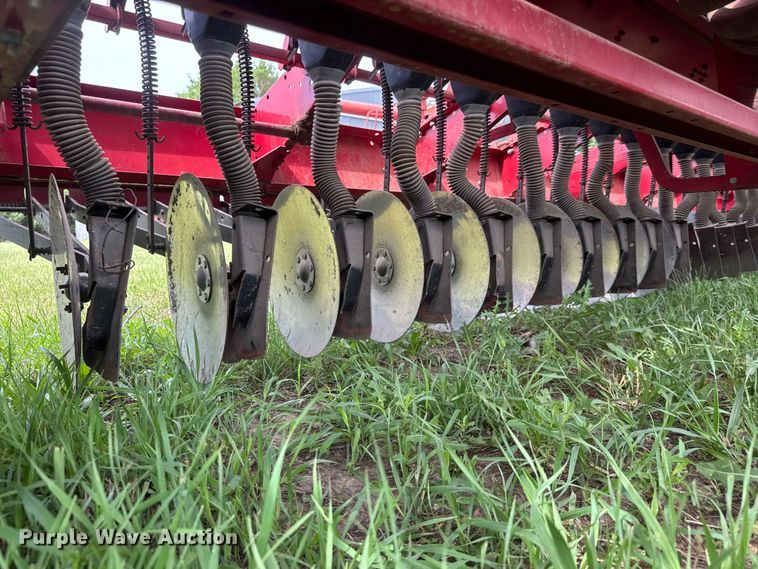 image for item NJ9074 International 5100 Drill grain drill