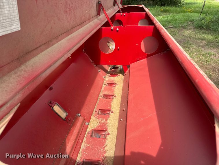 image for item NJ9074 International 5100 Drill grain drill
