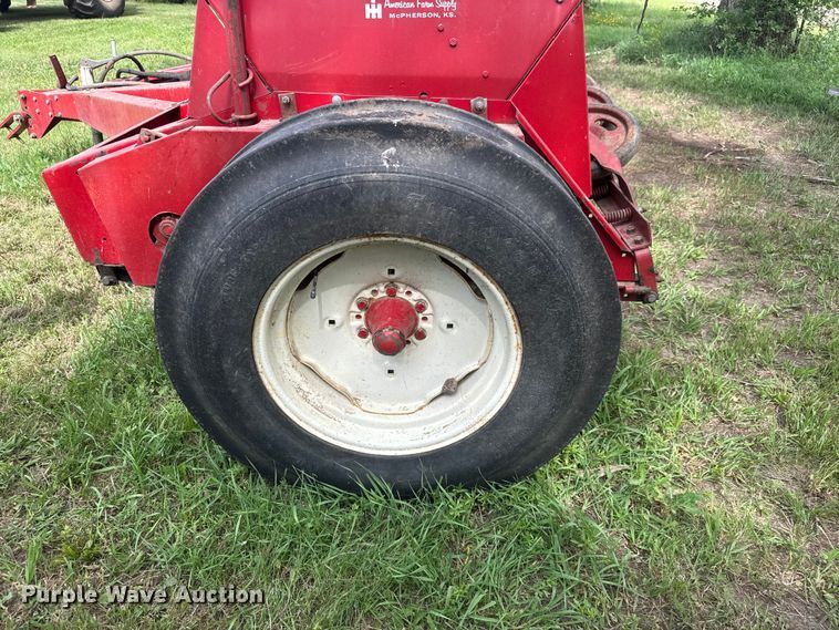 image for item NJ9074 International 5100 Drill grain drill