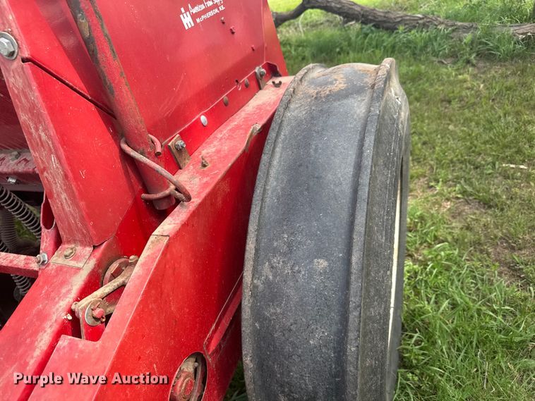 image for item NJ9074 International 5100 Drill grain drill