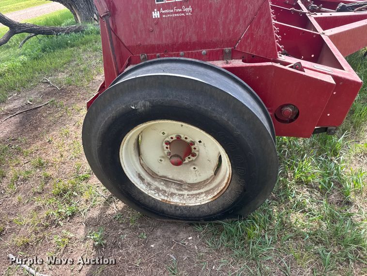 image for item NJ9074 International 5100 Drill grain drill