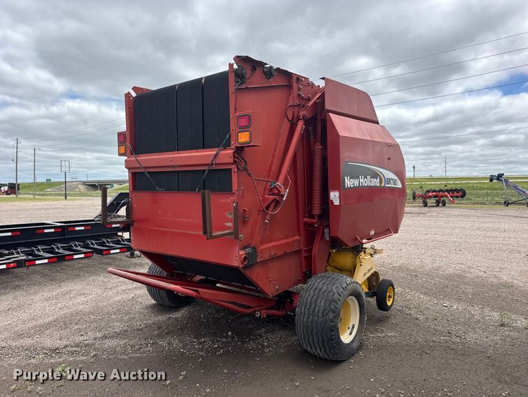 image for item NJ9123 New Holland BR780A round baler