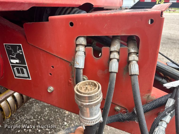 image for item NJ9123 New Holland BR780A round baler