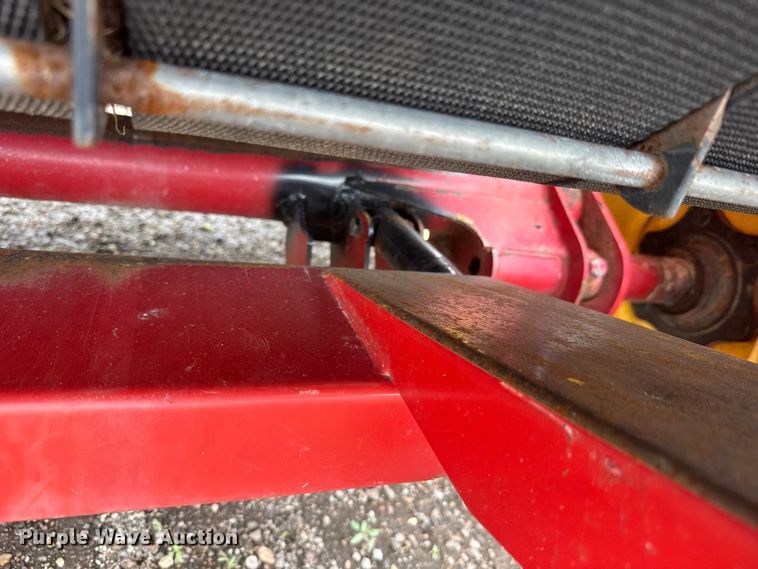 image for item NJ9123 New Holland BR780A round baler