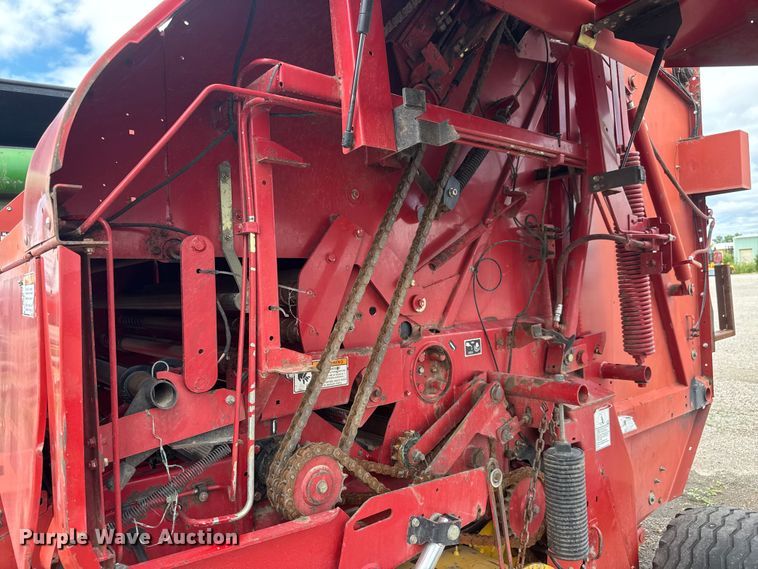 image for item NJ9123 New Holland BR780A round baler
