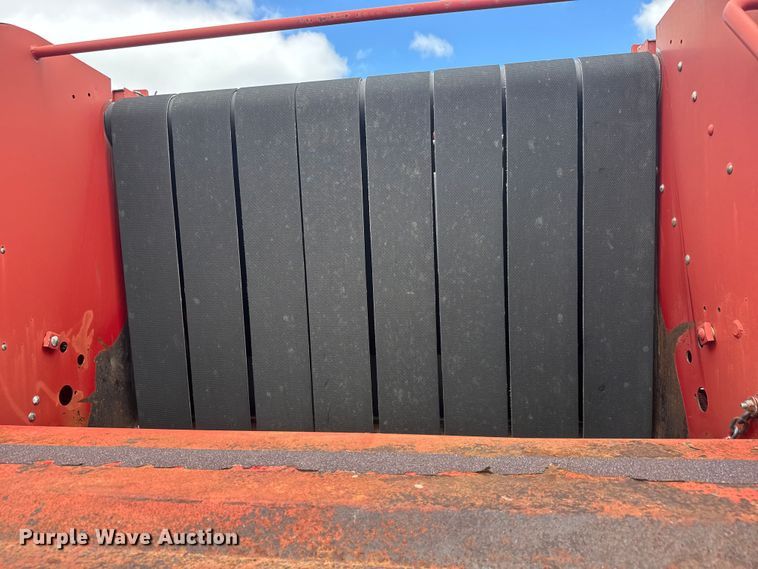 image for item NJ9123 New Holland BR780A round baler