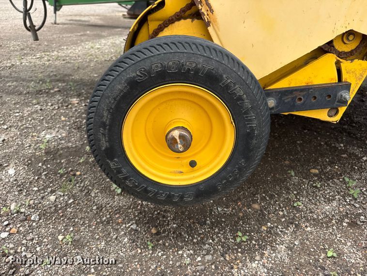 image for item NJ9123 New Holland BR780A round baler