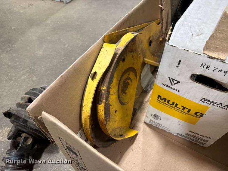 image for item NJ9123 New Holland BR780A round baler