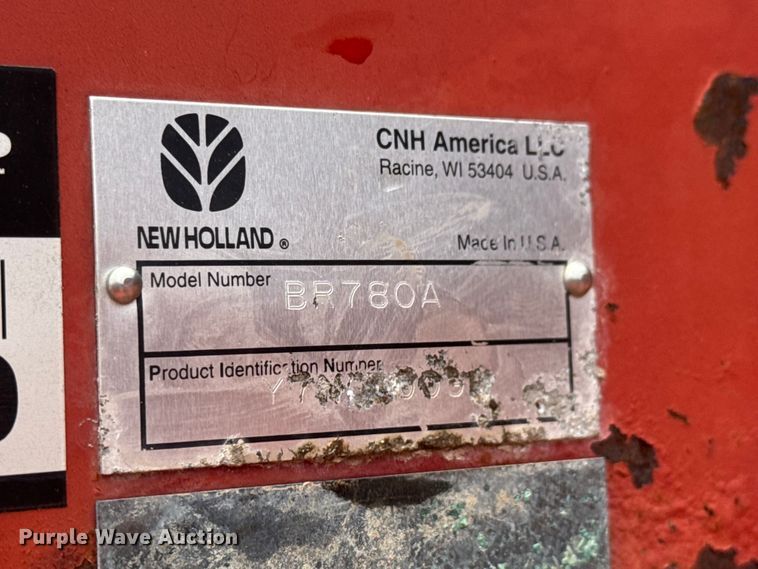 image for item NJ9123 New Holland BR780A round baler
