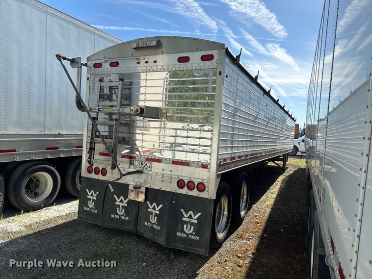 image for item YA3733 2023 Wilson DWH-700 grain trailer