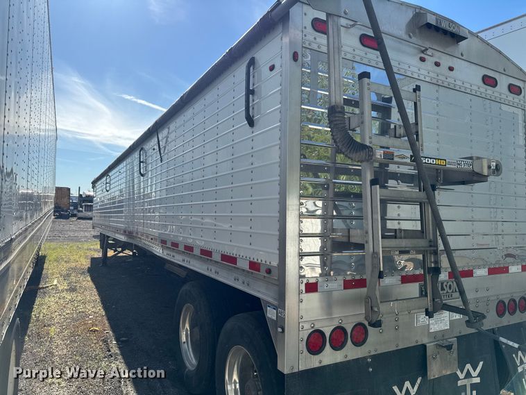 image for item YA3733 2023 Wilson DWH-700 grain trailer