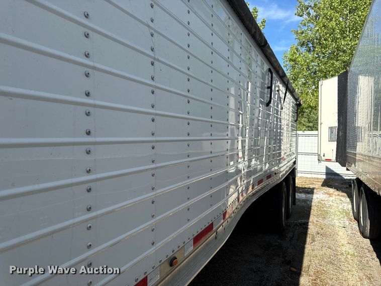 image for item YA3733 2023 Wilson DWH-700 grain trailer