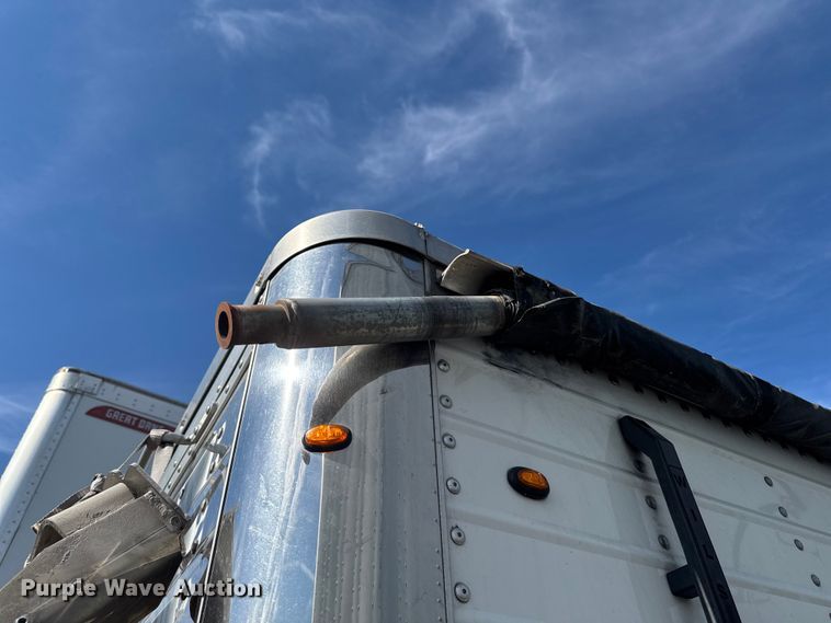 image for item YA3733 2023 Wilson DWH-700 grain trailer