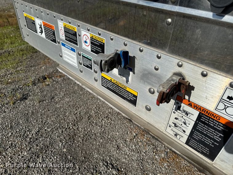 image for item YA3733 2023 Wilson DWH-700 grain trailer