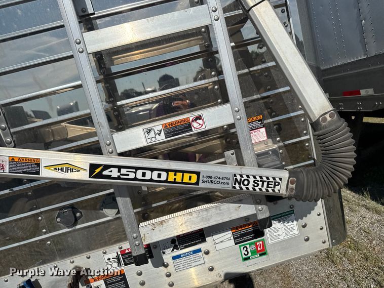 image for item YA3733 2023 Wilson DWH-700 grain trailer