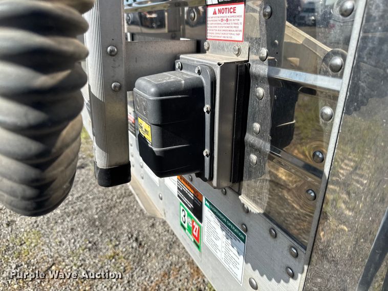 image for item YA3733 2023 Wilson DWH-700 grain trailer