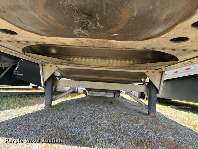 image for item YA3733 2023 Wilson DWH-700 grain trailer