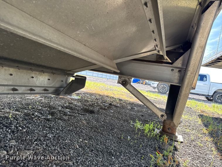 image for item YA3733 2023 Wilson DWH-700 grain trailer