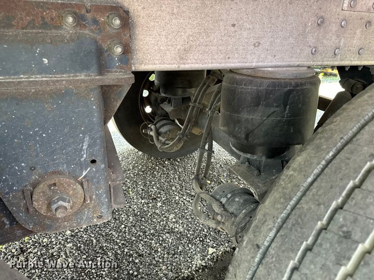 image for item YA3733 2023 Wilson DWH-700 grain trailer