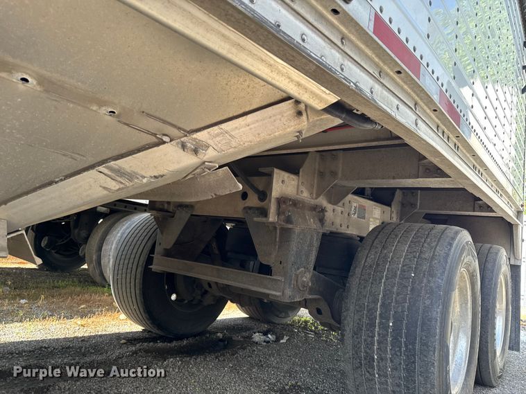 image for item YA3733 2023 Wilson DWH-700 grain trailer