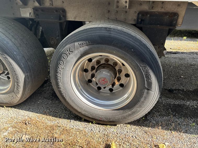 image for item YA3733 2023 Wilson DWH-700 grain trailer