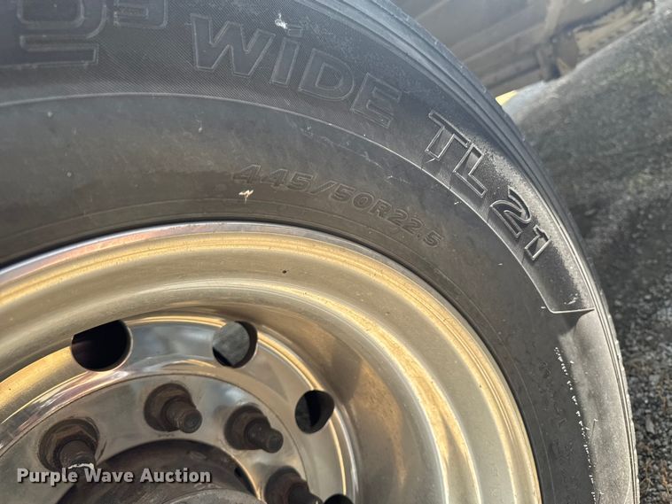 image for item YA3733 2023 Wilson DWH-700 grain trailer