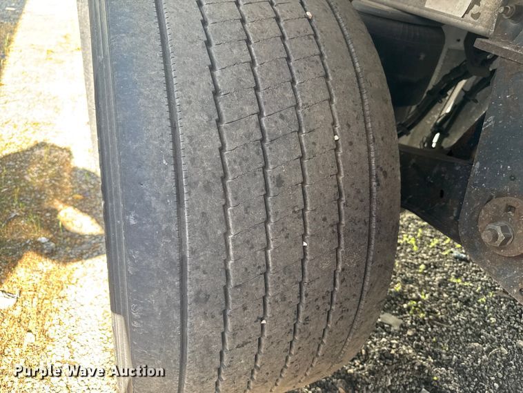image for item YA3733 2023 Wilson DWH-700 grain trailer