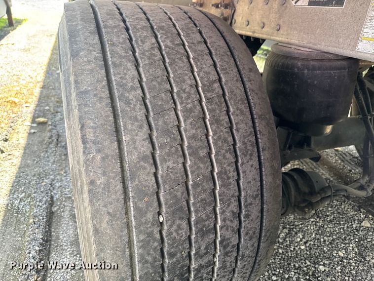 image for item YA3733 2023 Wilson DWH-700 grain trailer