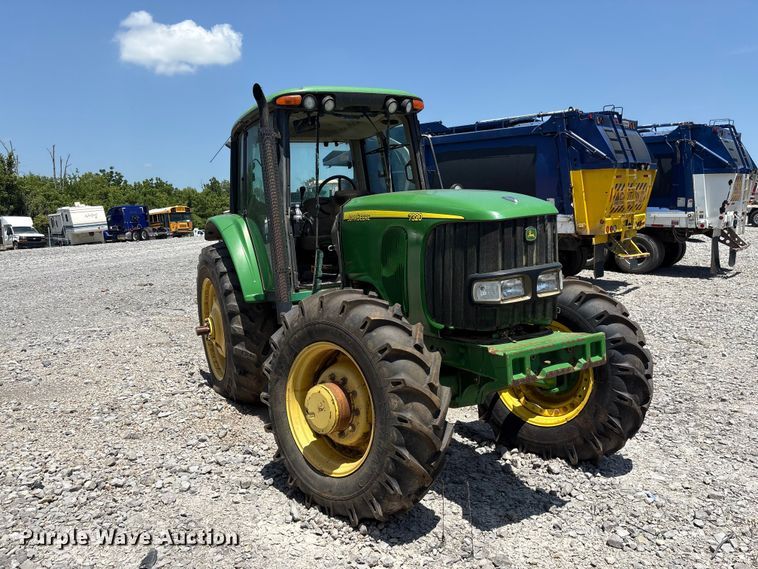 image for item YA3873 2004 John Deere 7320 MFWD tractor
