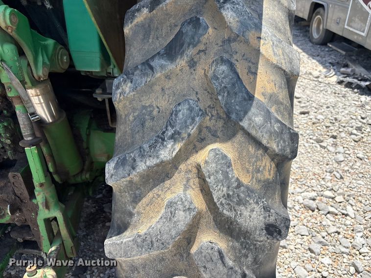 image for item YA3873 2004 John Deere 7320 MFWD tractor