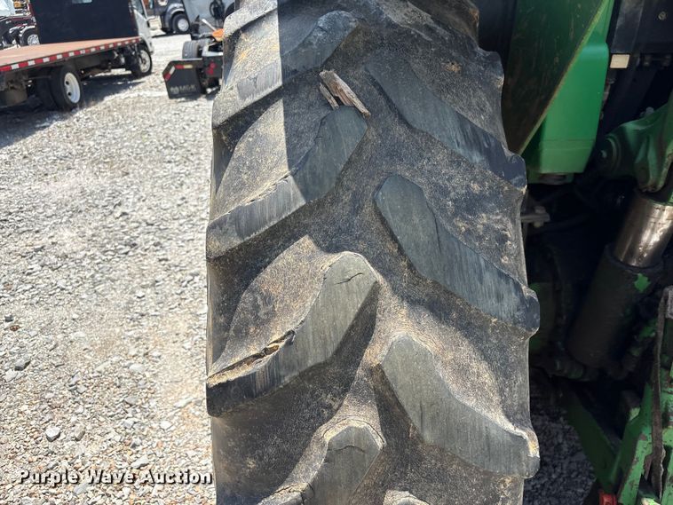 image for item YA3873 2004 John Deere 7320 MFWD tractor