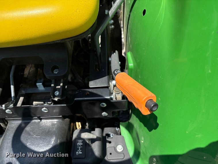 image for item YA3874 2023 John Deere 3025E MFWD tractor