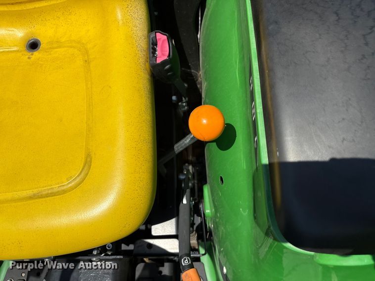 image for item YA3874 2023 John Deere 3025E MFWD tractor