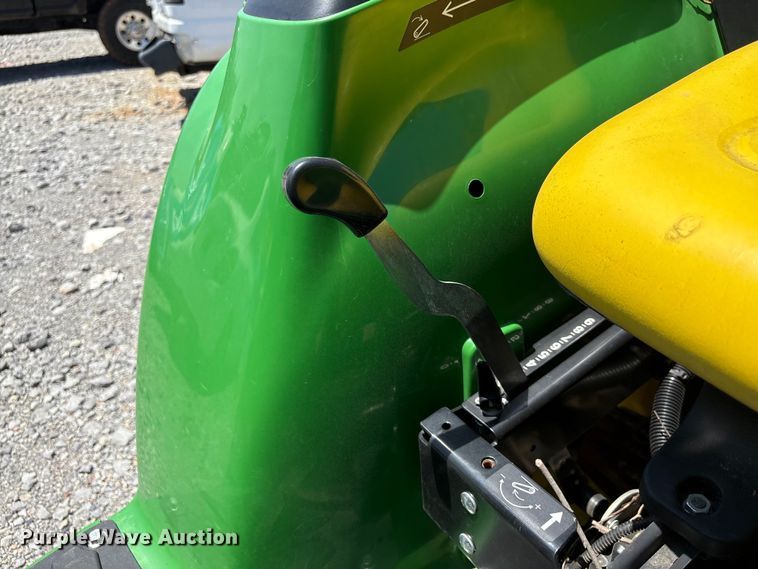 image for item YA3874 2023 John Deere 3025E MFWD tractor