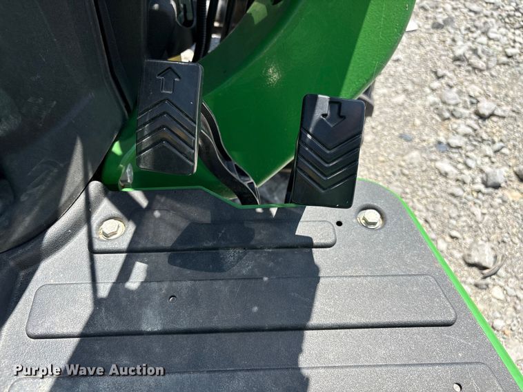 image for item YA3874 2023 John Deere 3025E MFWD tractor