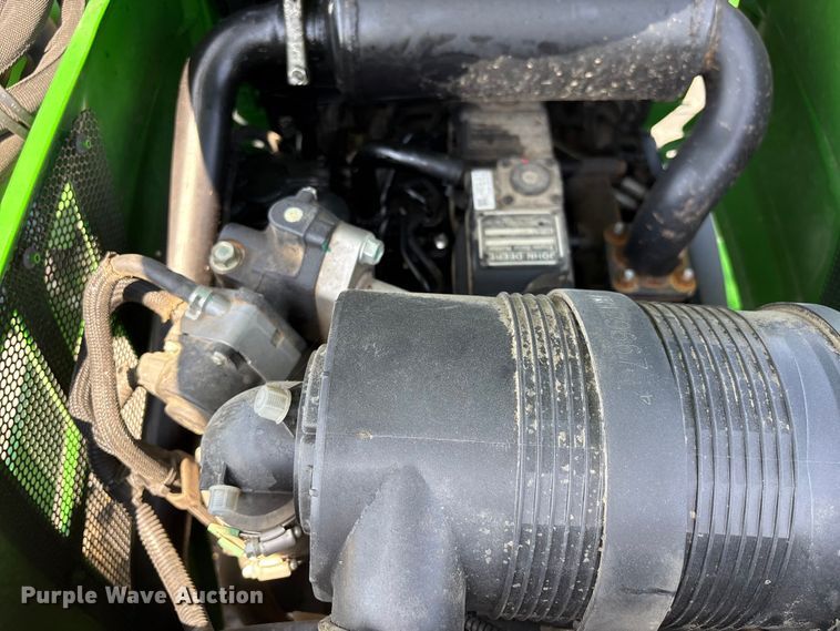 image for item YA3874 2023 John Deere 3025E MFWD tractor
