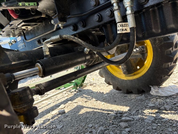 image for item YA3874 2023 John Deere 3025E MFWD tractor