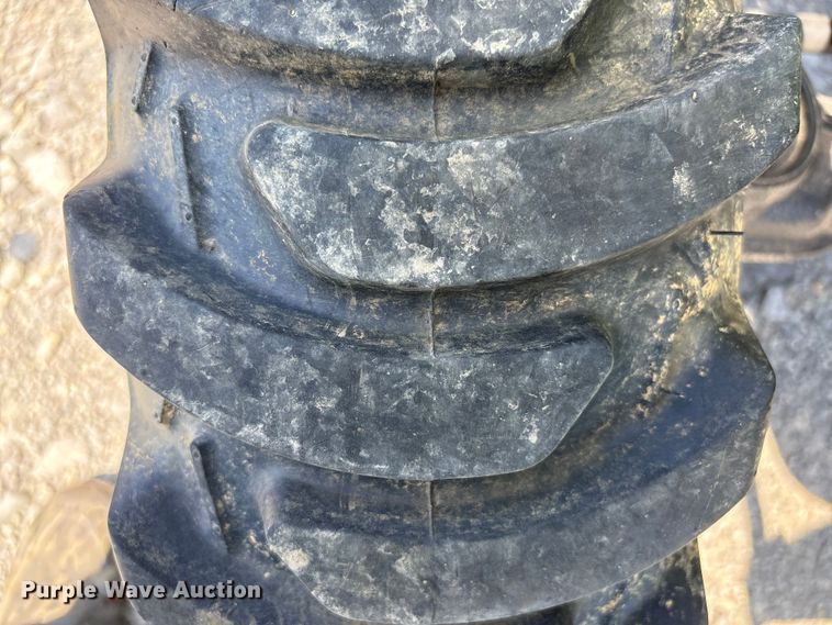 image for item YA3874 2023 John Deere 3025E MFWD tractor