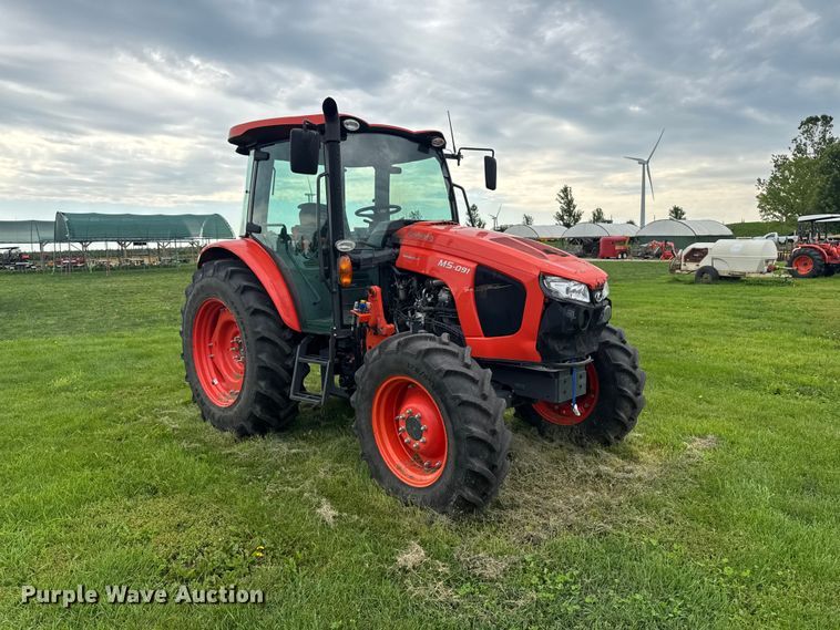 image for item YA3957 2021 Kubota M5-091 MFWD tractor