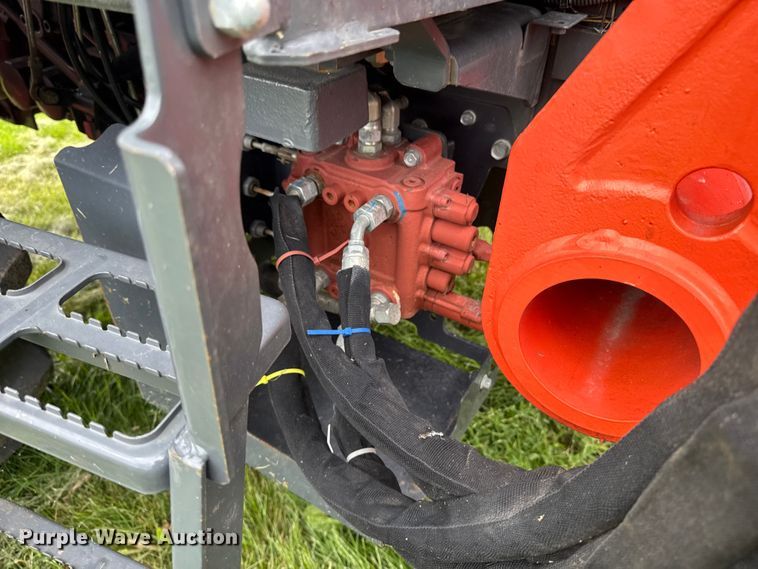 image for item YA3957 2021 Kubota M5-091 MFWD tractor