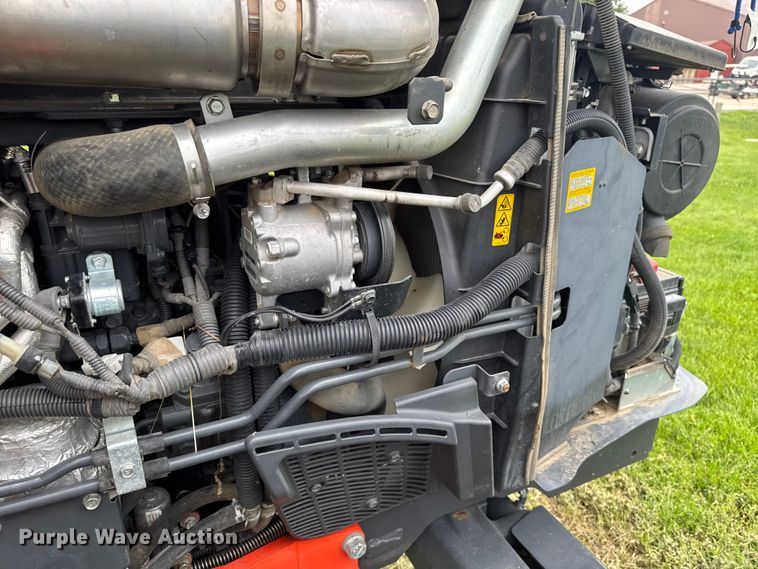 image for item YA3957 2021 Kubota M5-091 MFWD tractor