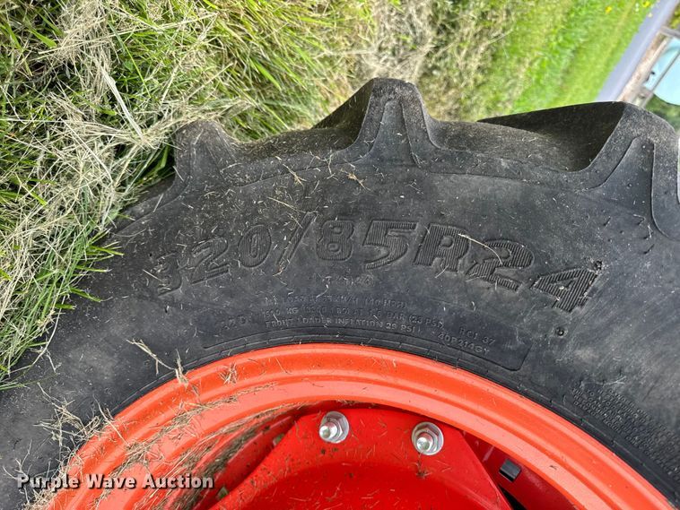 image for item YA3957 2021 Kubota M5-091 MFWD tractor