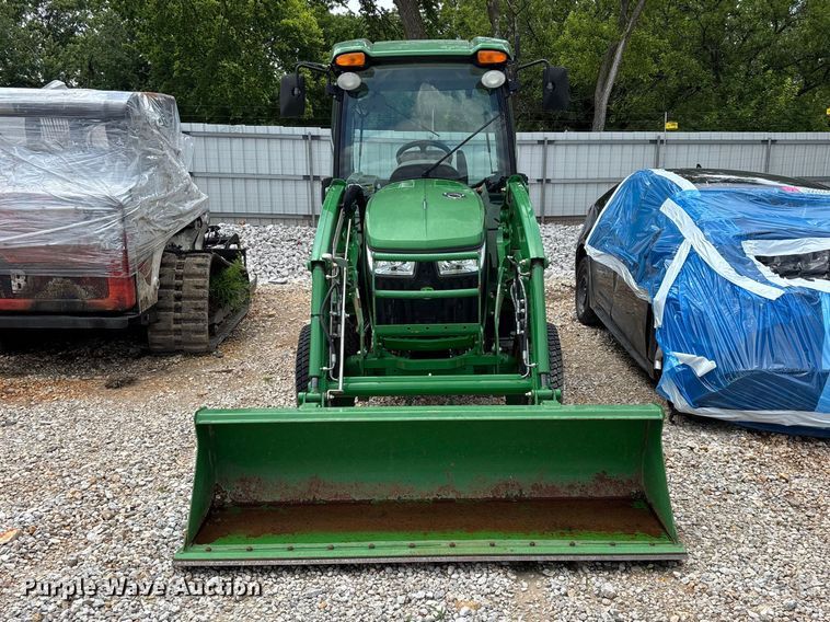 image for item YA3960 2014 John Deere 3046R MFWD tractor