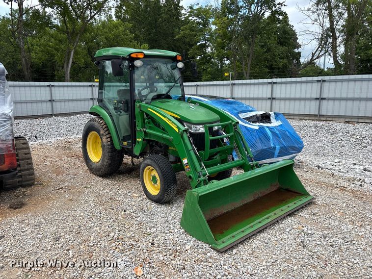 image for item YA3960 2014 John Deere 3046R MFWD tractor