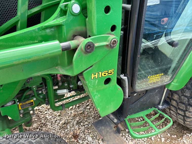 image for item YA3960 2014 John Deere 3046R MFWD tractor