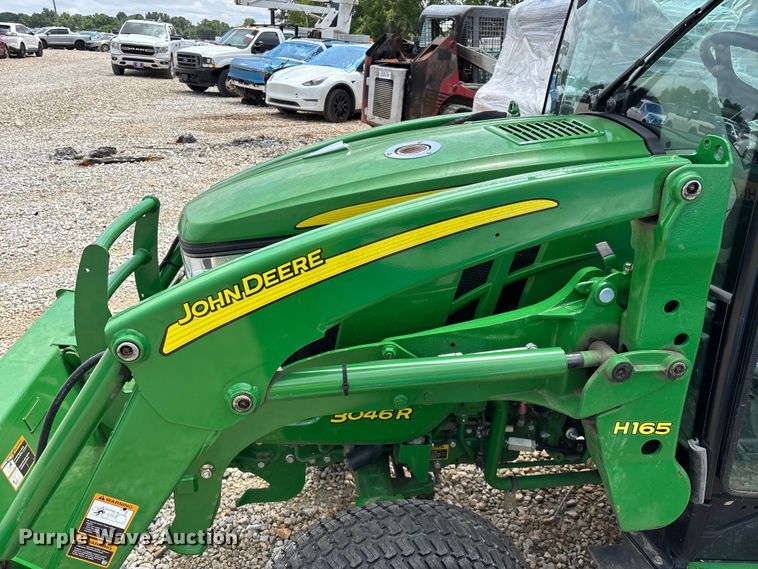 image for item YA3960 2014 John Deere 3046R MFWD tractor