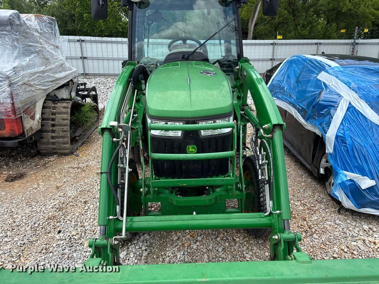 image for item YA3960 2014 John Deere 3046R MFWD tractor